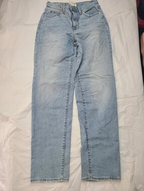 Women's High-Rise 90's Straight Jeans Universal Thread Light Wash Size 0